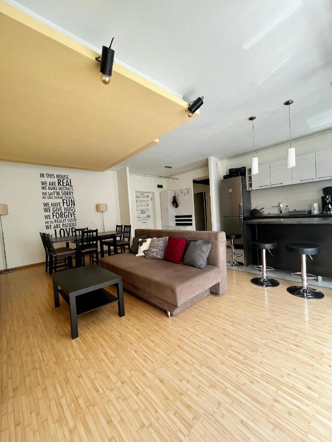 Alpha Apartment Брашов Экстерьер фото